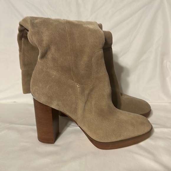 Michael Kors beige suede knee high boots size 9 - Picture 2 of 13